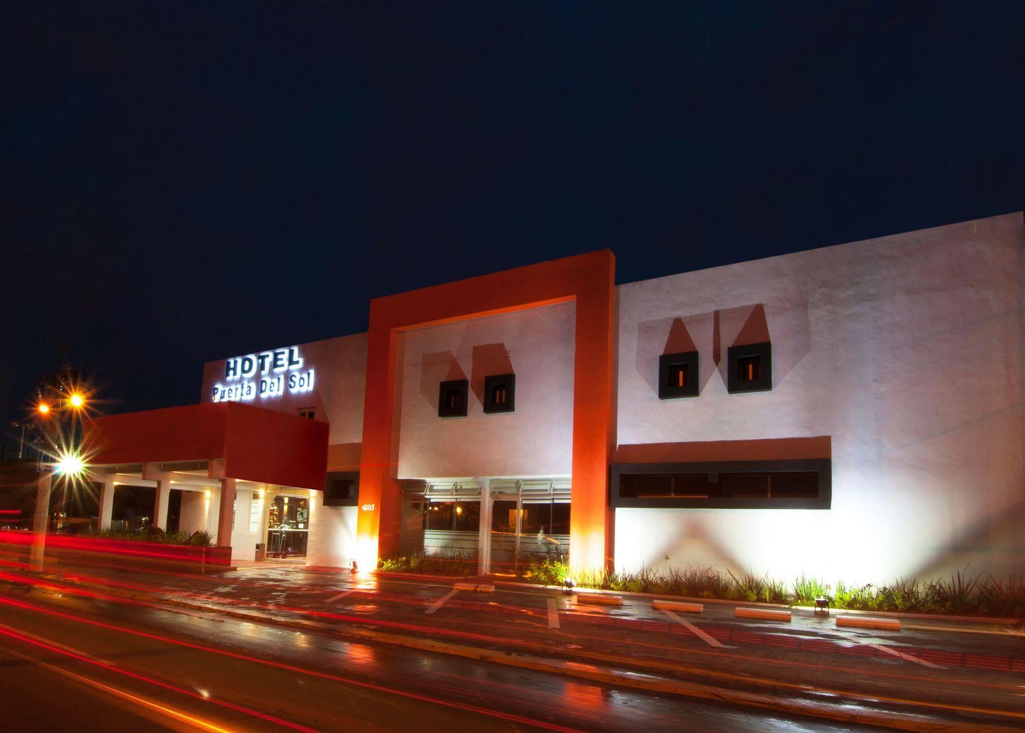Hotel Puerta Del Sol Guadalajara Zapopan Exterior photo